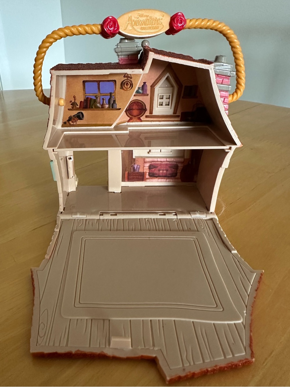 Disney Animators’ Littles Collection Belle’s Cottage Beauty and the Beast - Picture 3 of 8